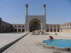 مسجدجامع اصفهان،مسجدی با گنبد ضد بمب