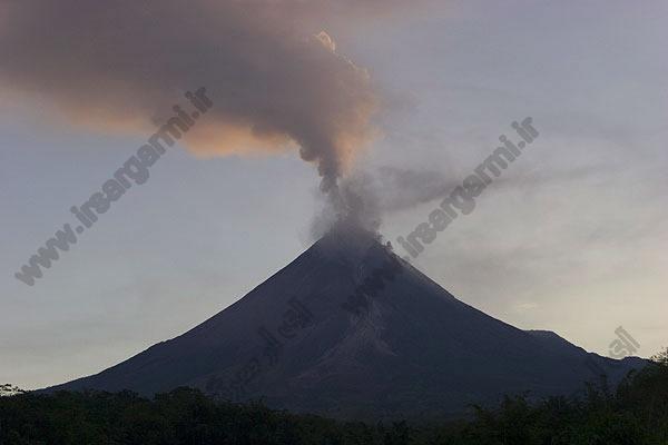 آتشفشان مراپی در اندونزی