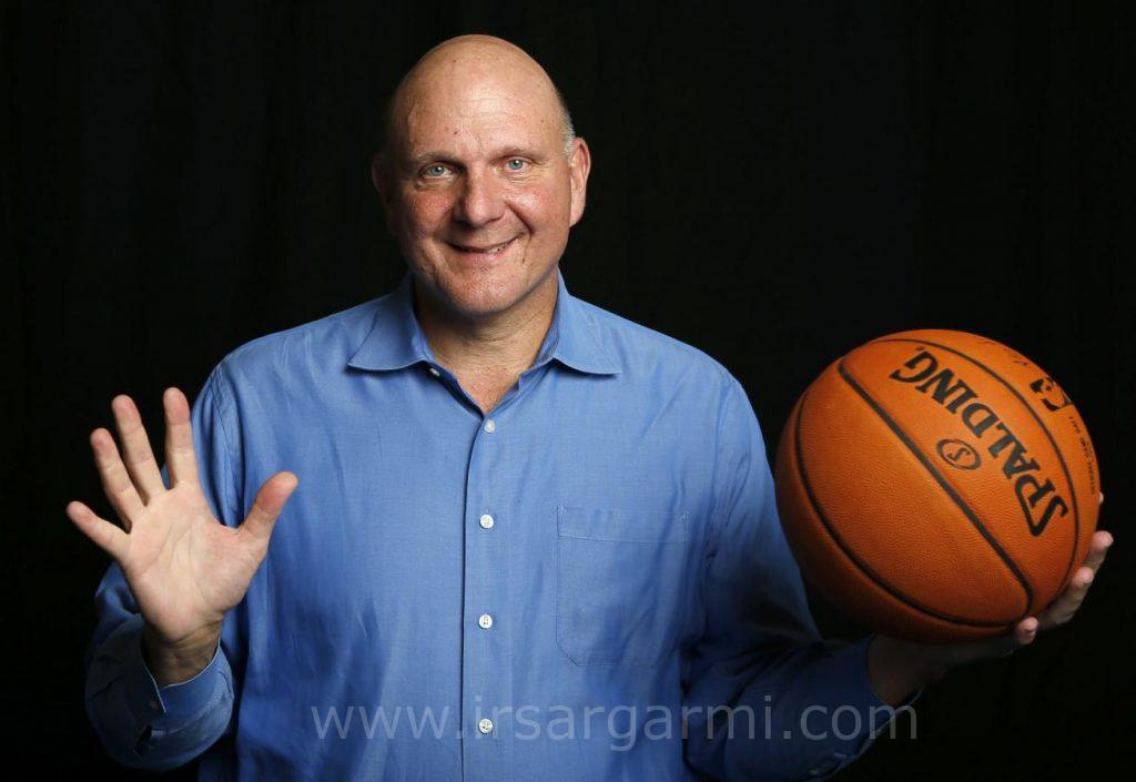 استیو بالمر مالک فعلی NBA's Los Angeles Clippers و مدیرعامل اسبق مایکروسافت